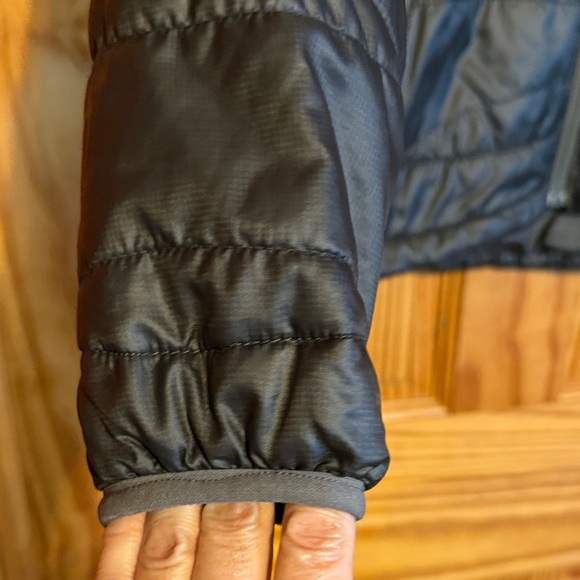 REI Women's Dark Grey Packable Puffer Jacket - Picture 4 of 13